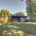 Sunny Memphis Home About 2 Mi To Beale Street!